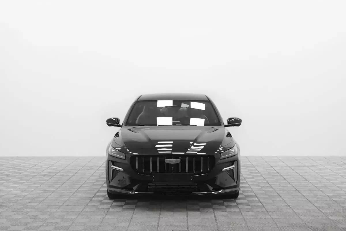 Автосалон: Geely Preface