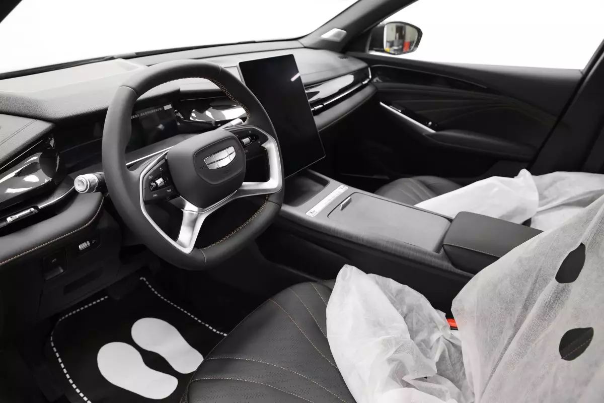 Автосалон: Geely Preface