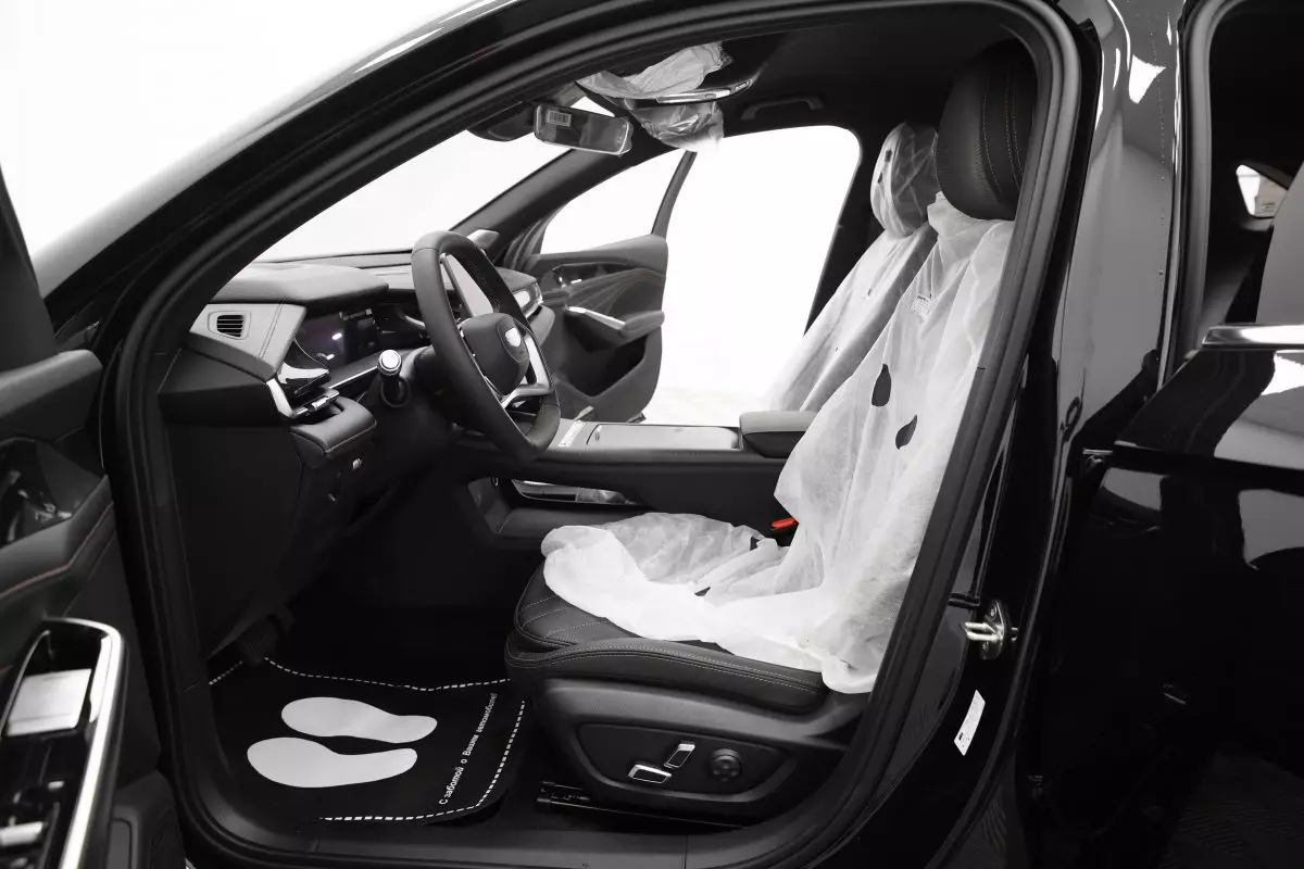 Автосалон: Geely Preface
