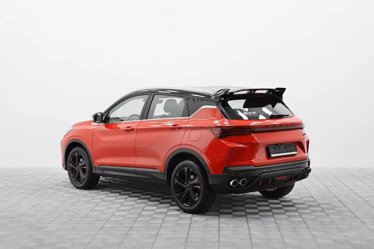 Автосалон: Geely Coolray