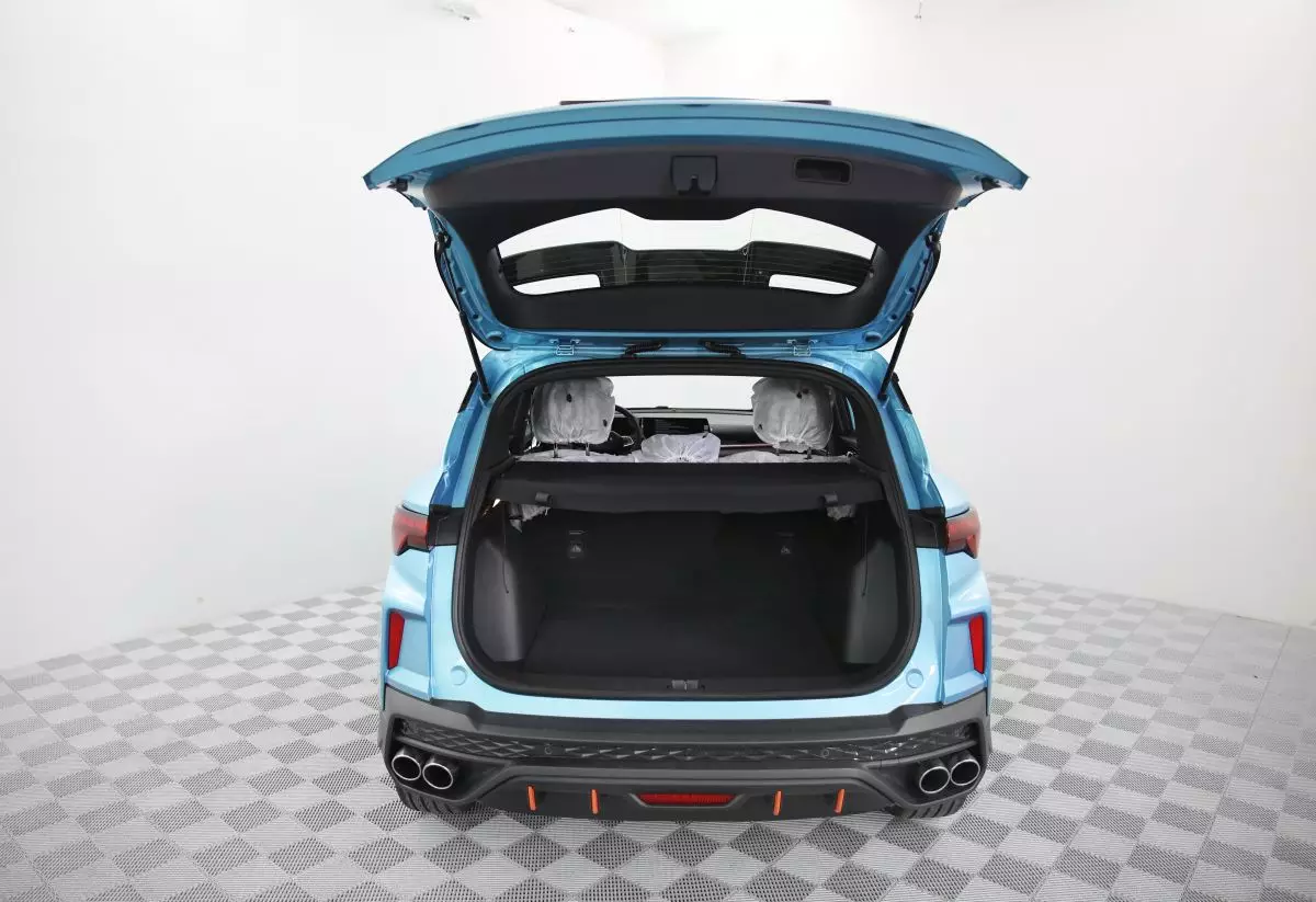 Автосалон: Geely Coolray