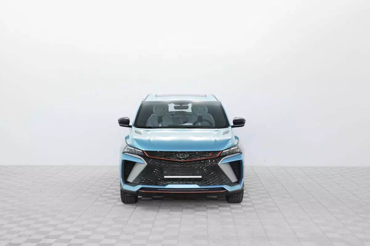 Автосалон: Geely Coolray