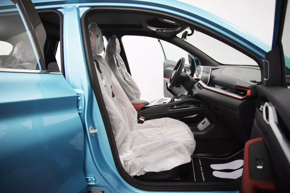Автосалон: Geely Coolray