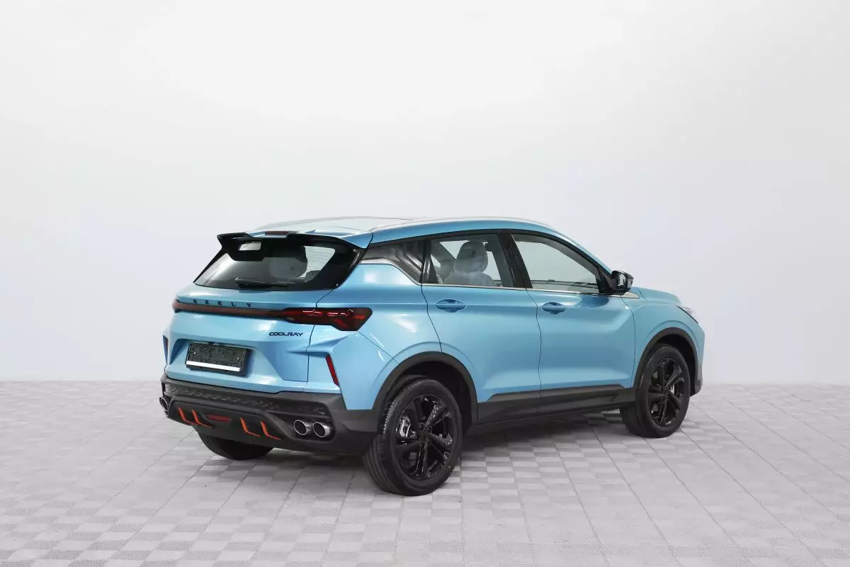 Автосалон: Geely Coolray