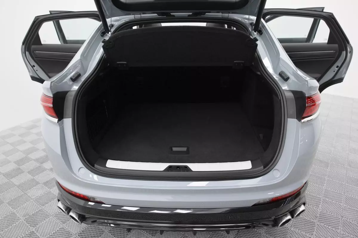 Автосалон: Geely Tugella New