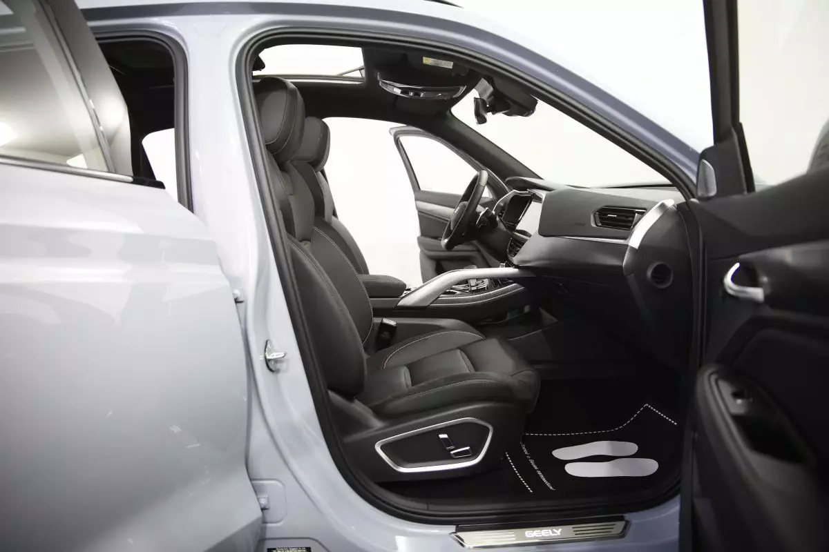 Автосалон: Geely Tugella New