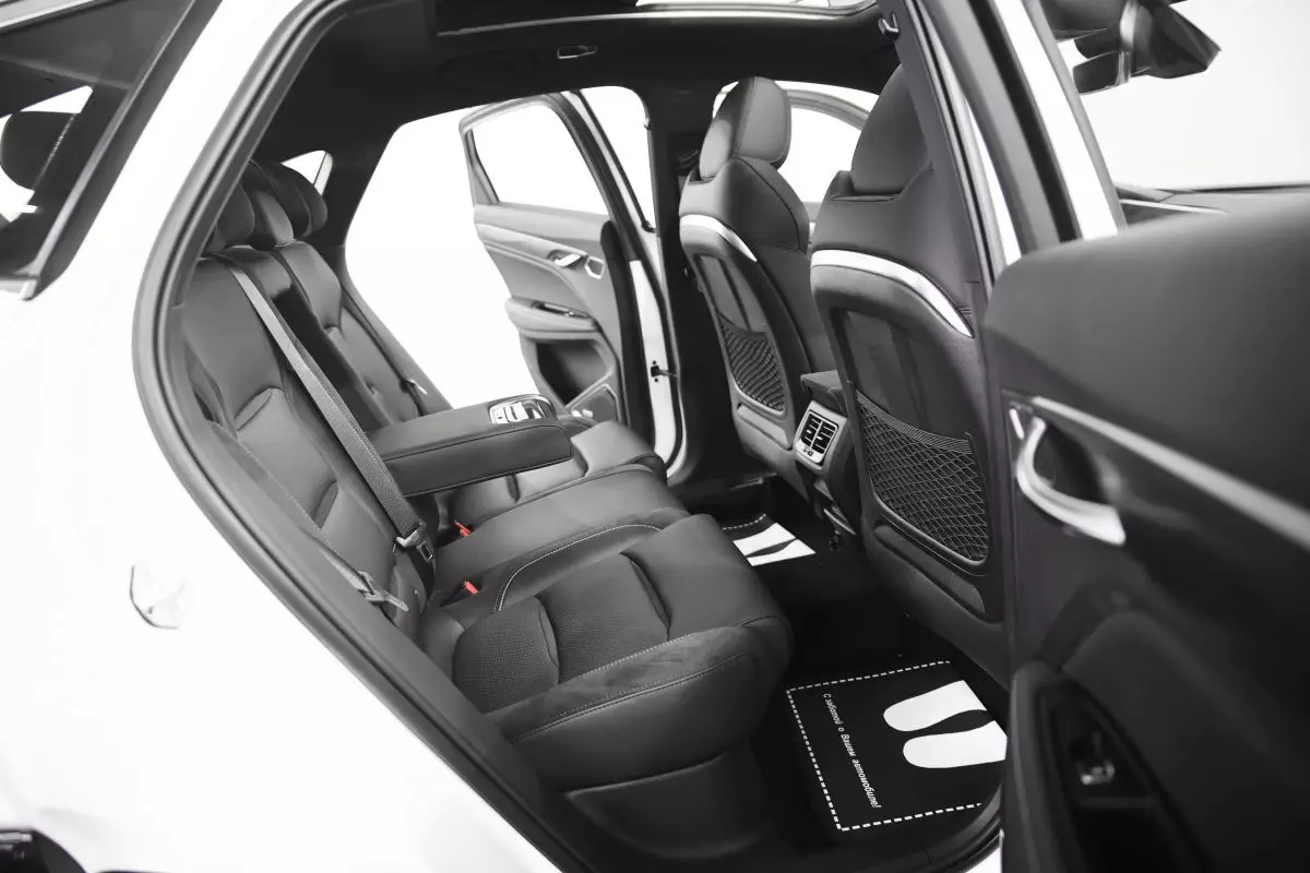 Автосалон: Geely Tugella New