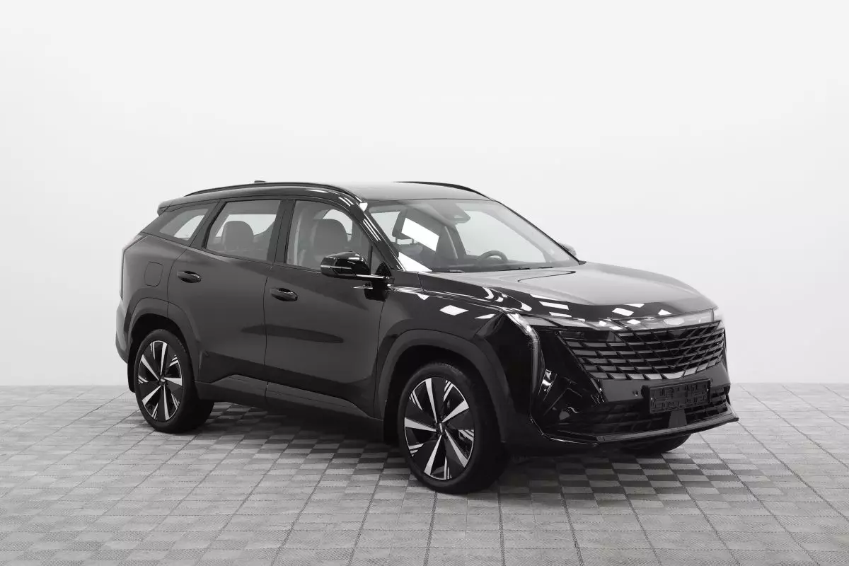 Автосалон: Geely Atlas New