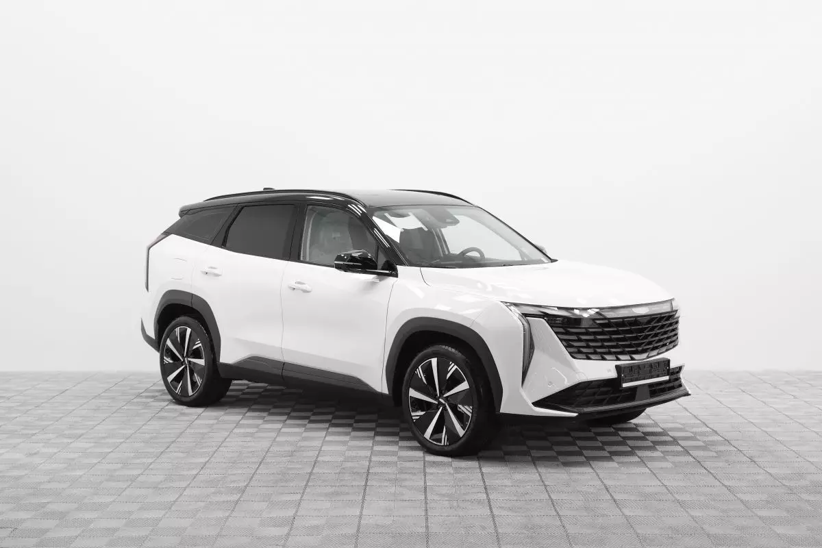 Автосалон: Geely Atlas New