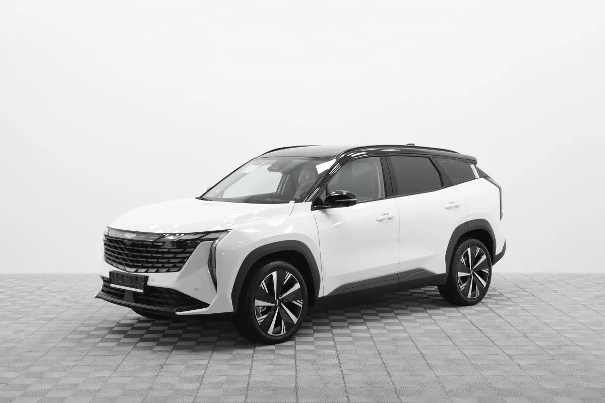 Автосалон: Geely Atlas New