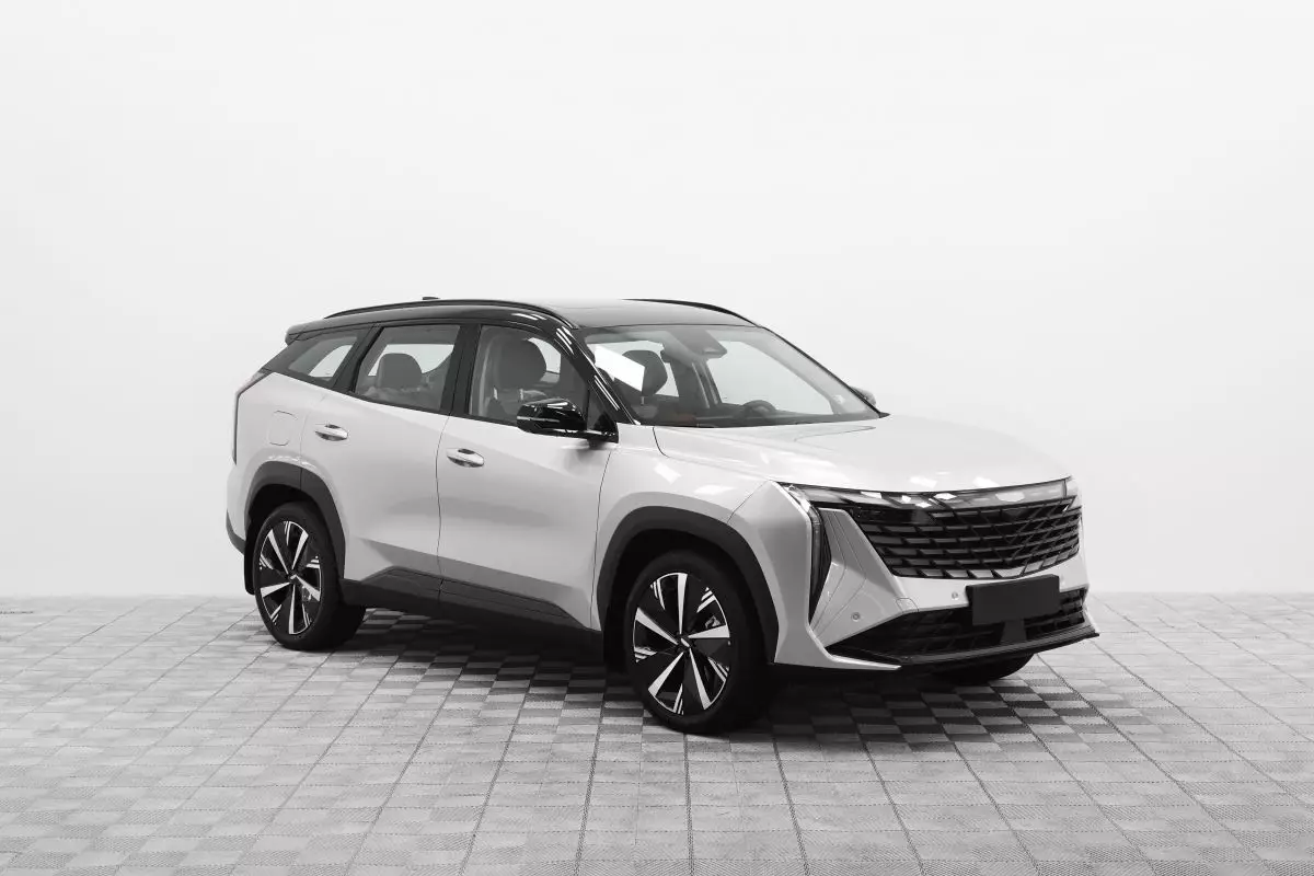 Автосалон: Geely Atlas New