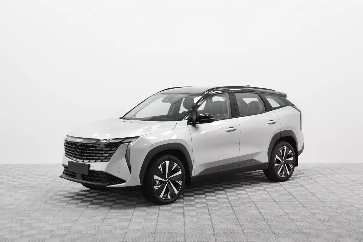Автосалон: Geely Atlas New