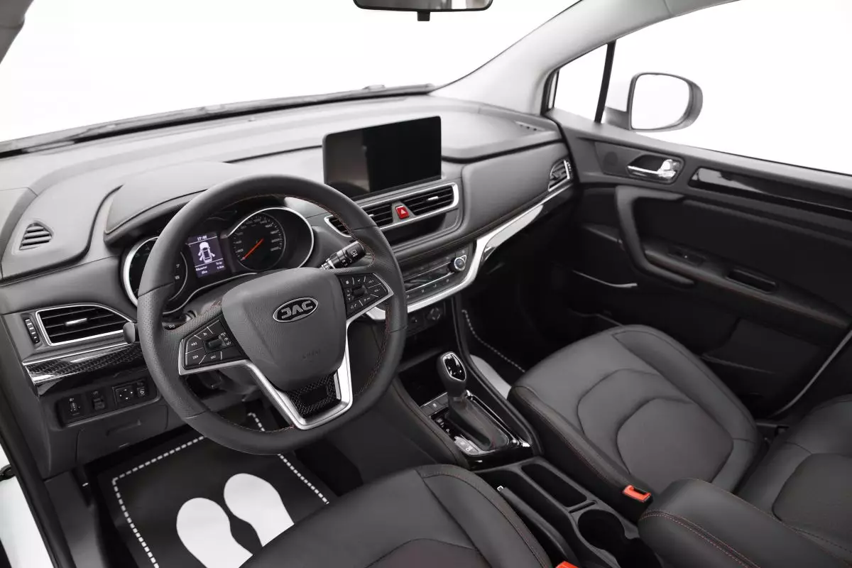 Автосалон: Jac JS3