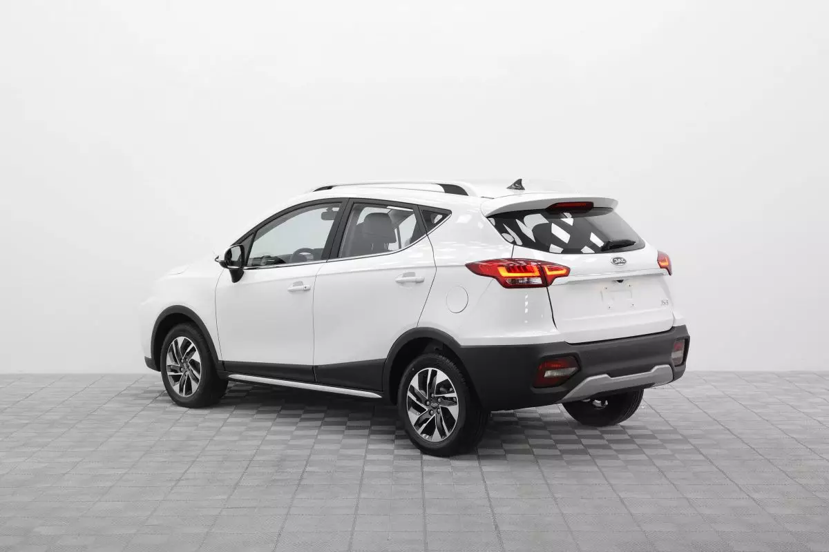 Автосалон: Jac JS3