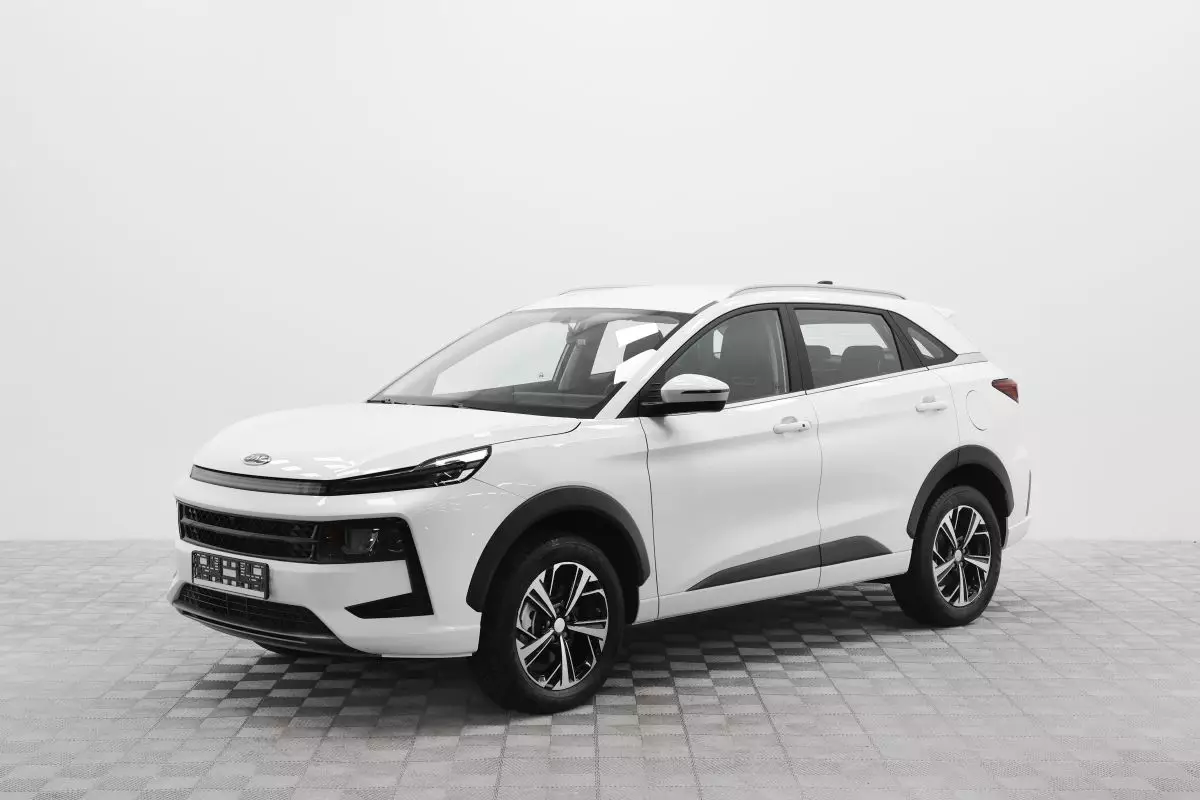 Автосалон: Jac JS6