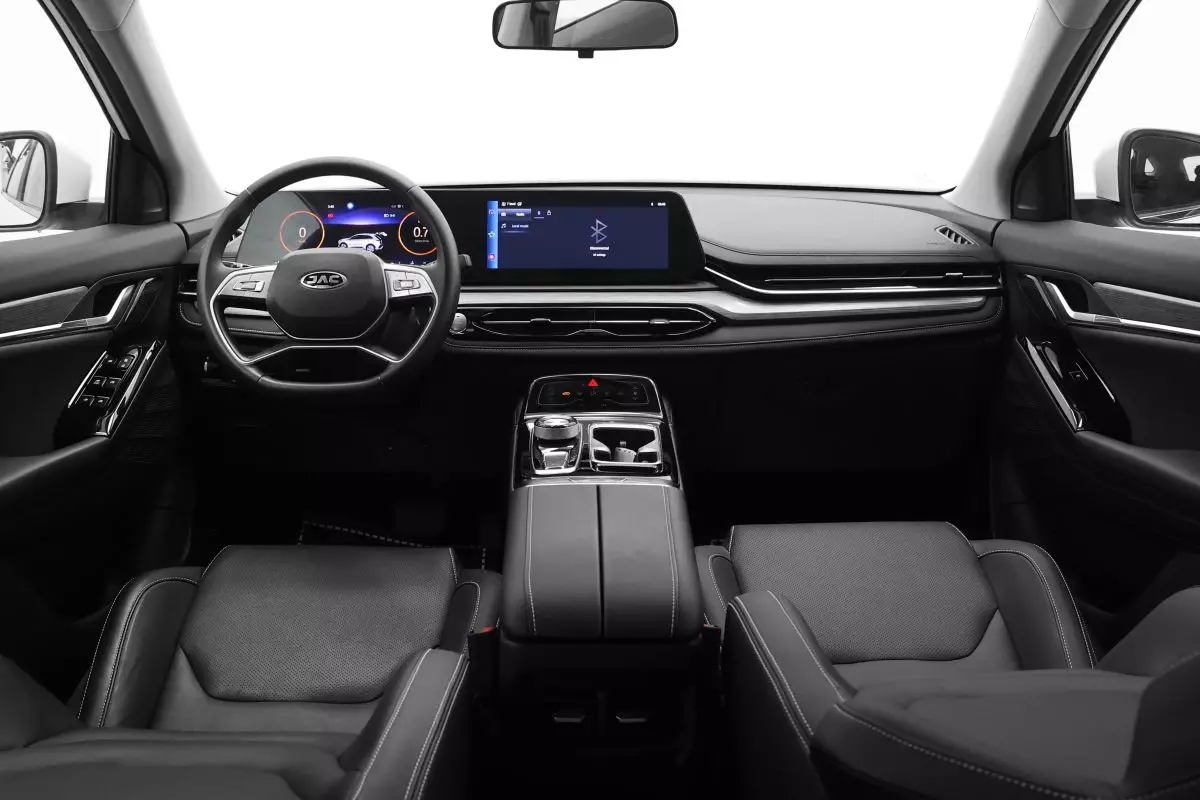 Автосалон: Jac JS6