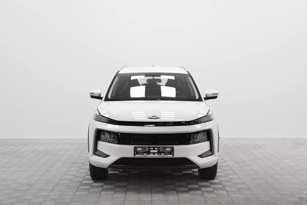 Автосалон: Jac JS6