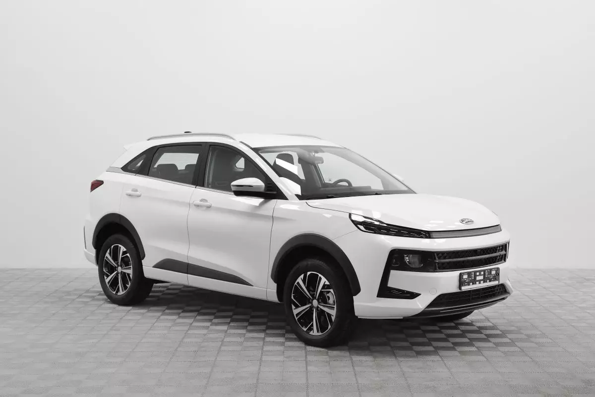 Автосалон: Jac JS6
