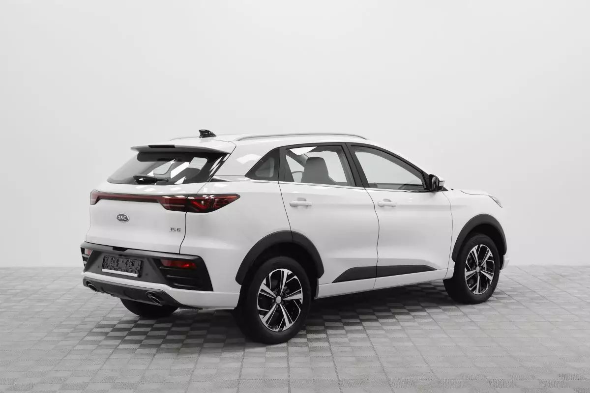 Автосалон: Jac JS6