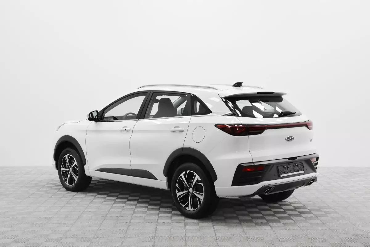 Автосалон: Jac JS6