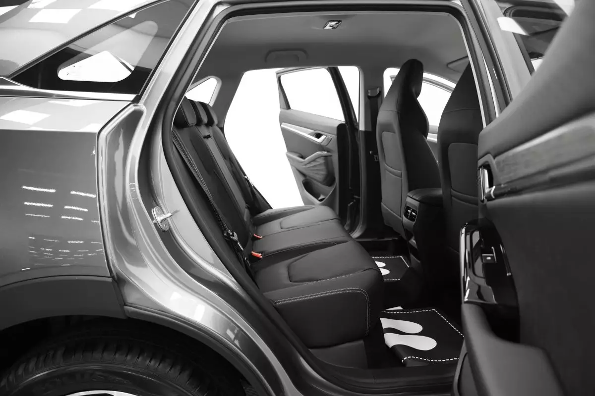 Автосалон: Jac JS6