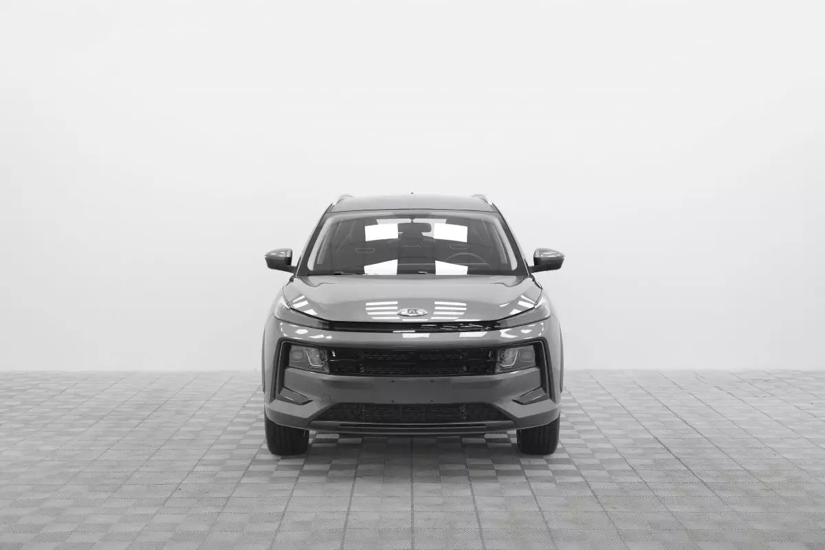 Автосалон: Jac JS6