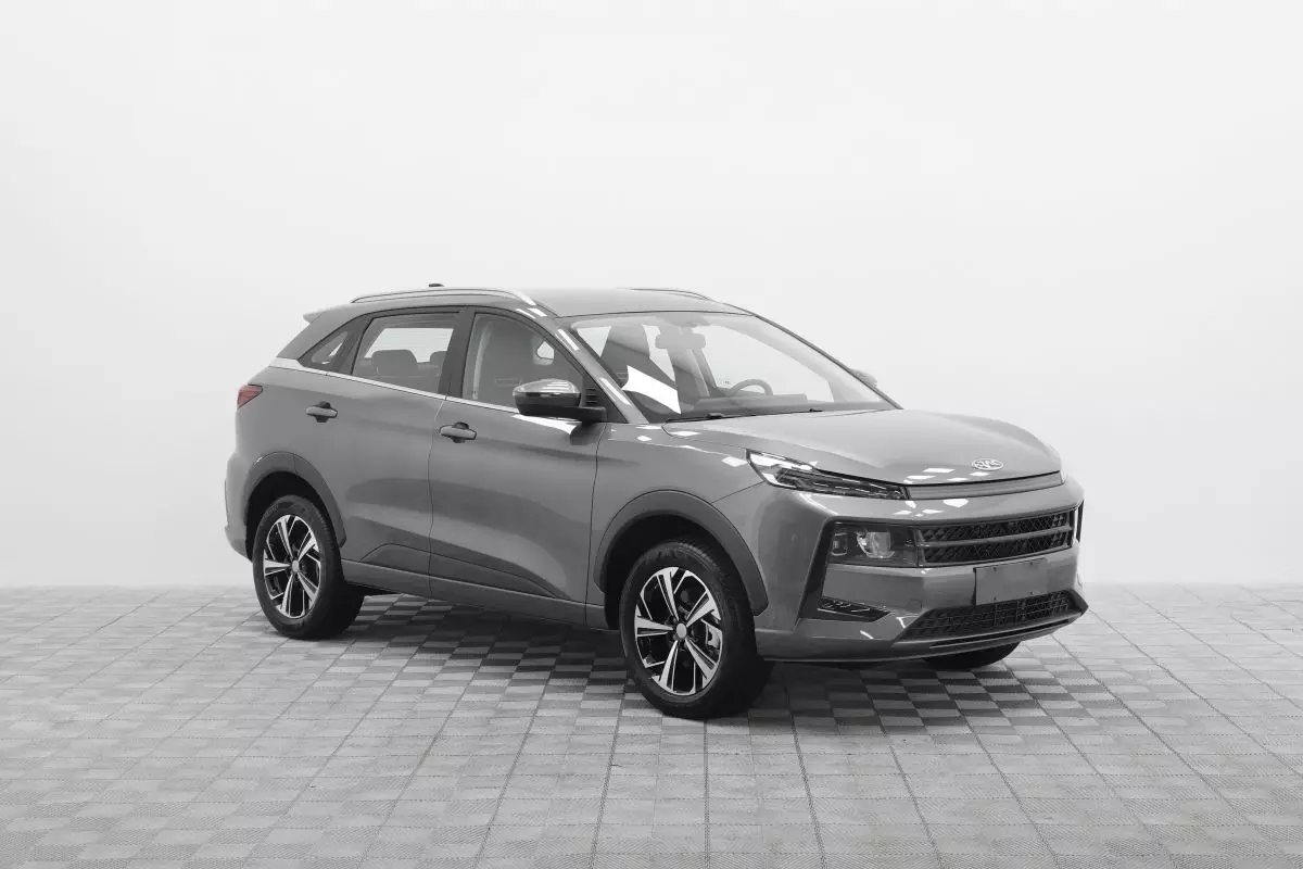 Автосалон: Jac JS6