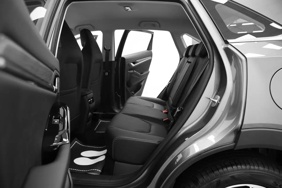 Автосалон: Jac JS6