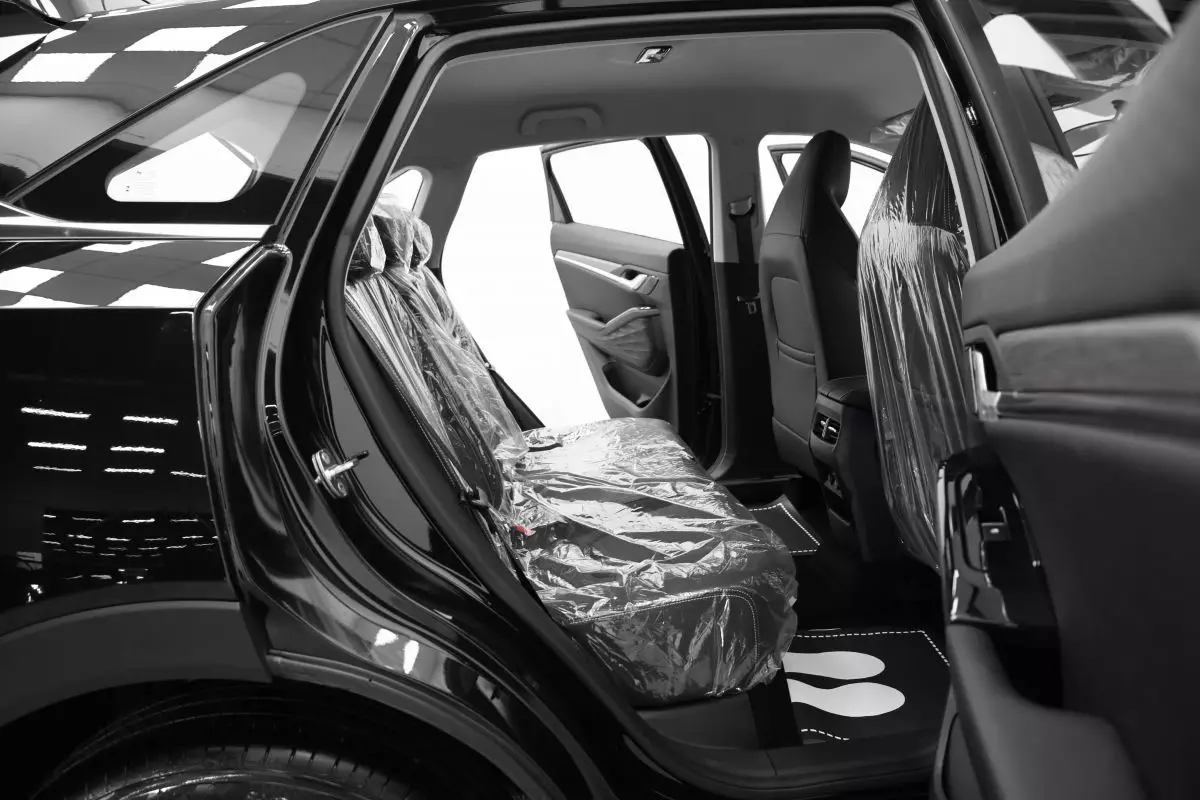 Автосалон: Jac JS6