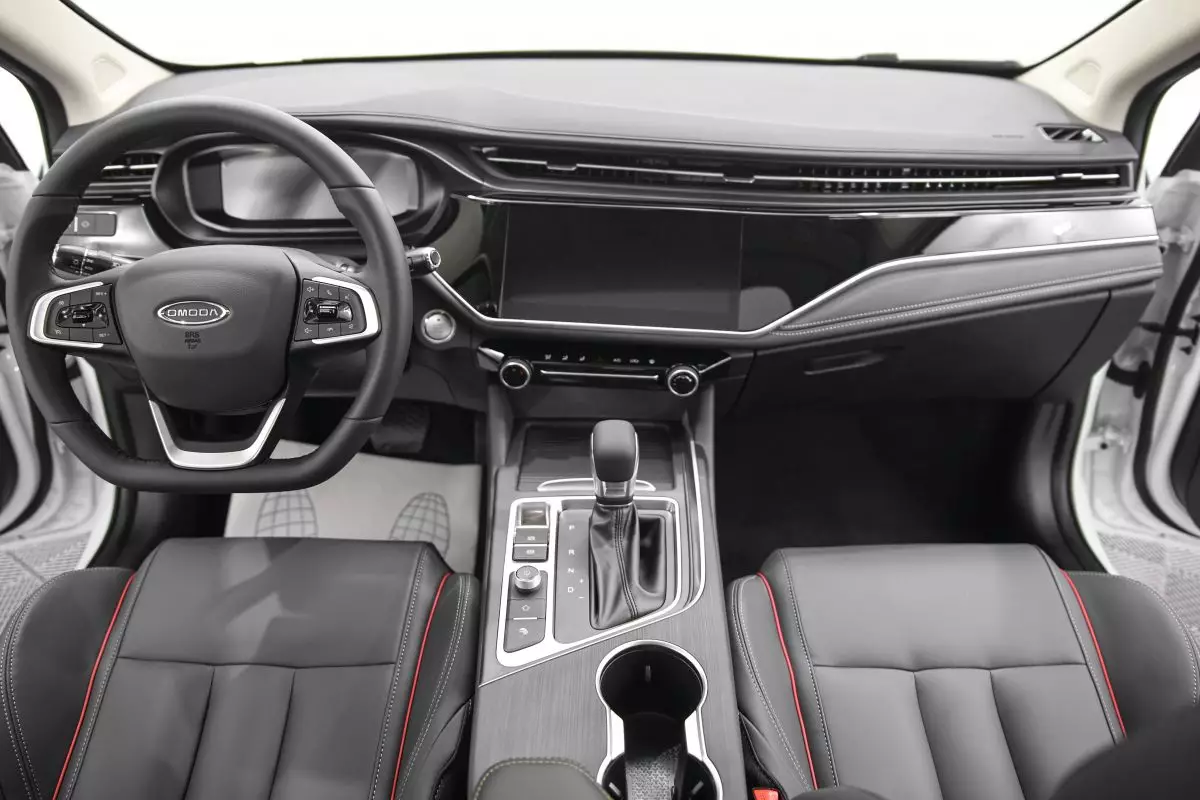Автосалон: Omoda S5