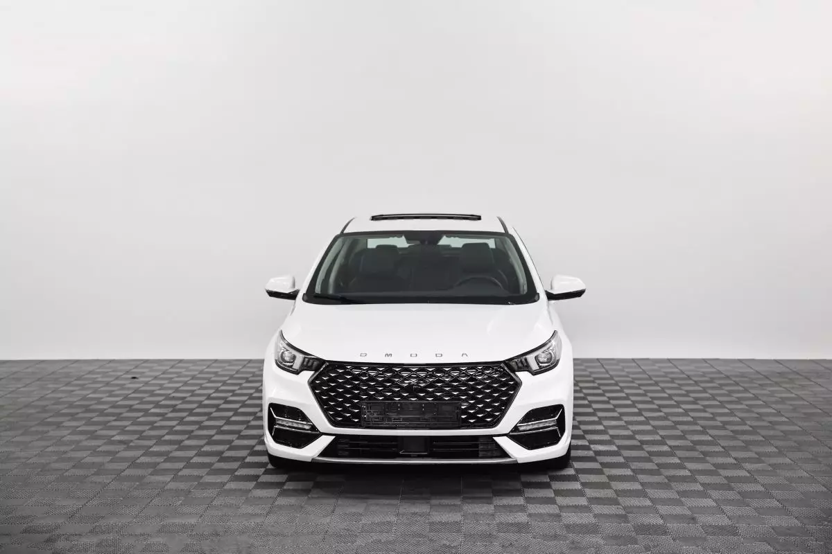 Автосалон: Omoda S5