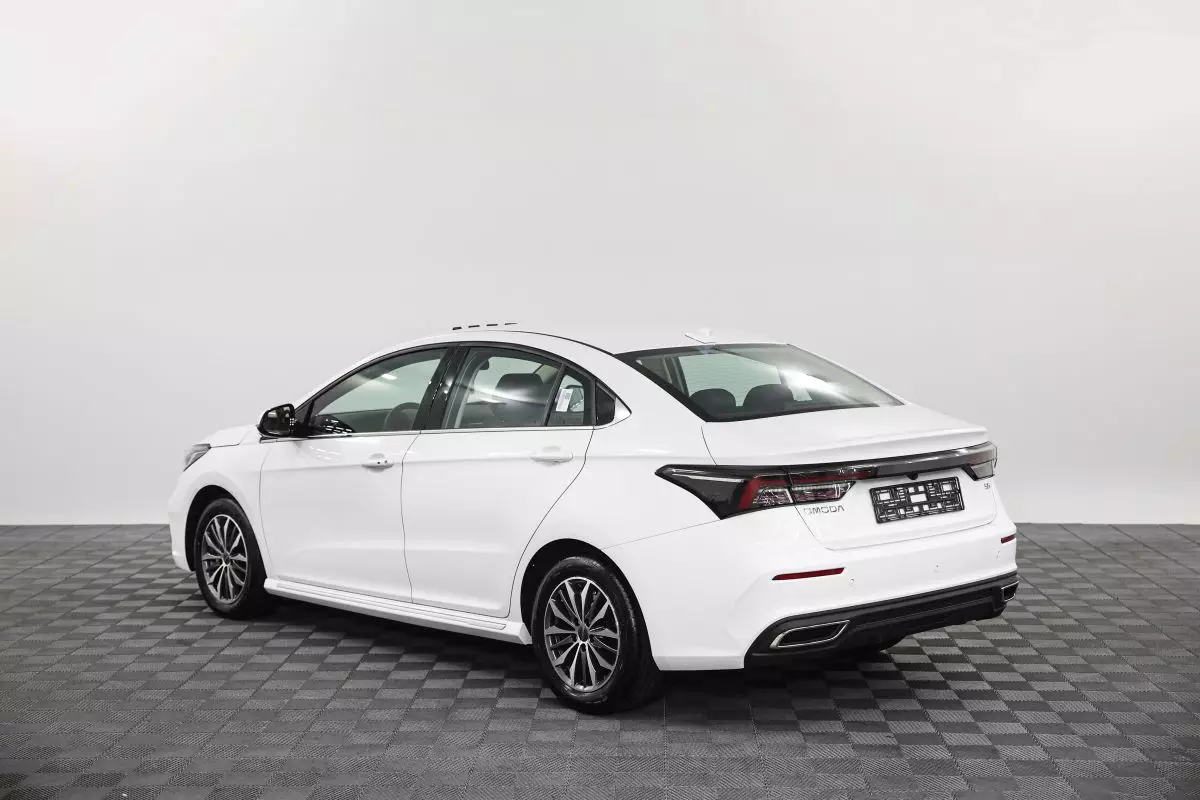 Автосалон: Omoda S5