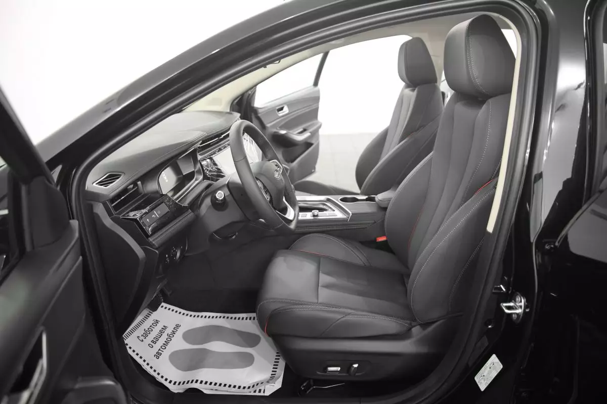 Автосалон: Omoda S5