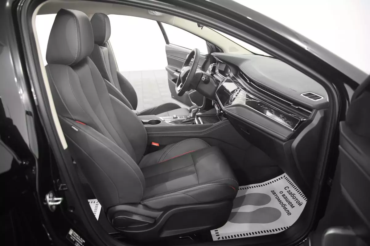 Автосалон: Omoda S5