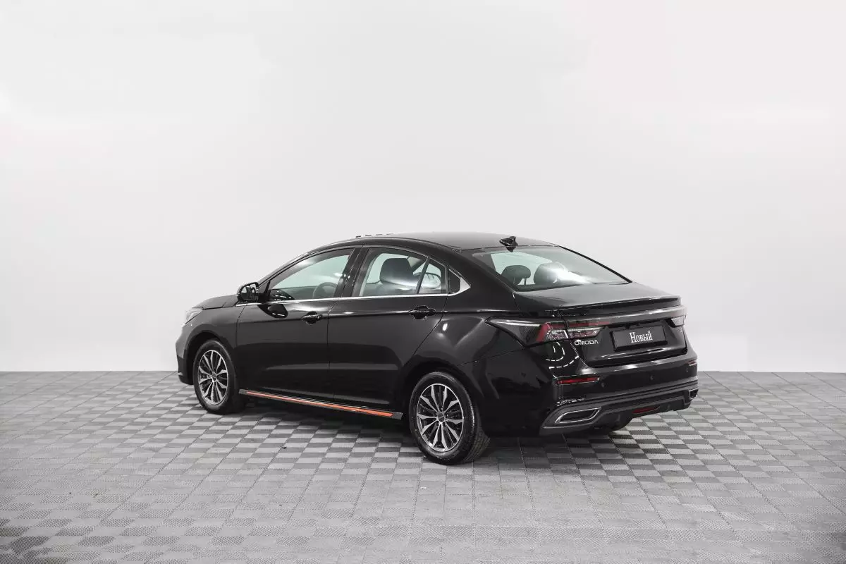 Автосалон: Omoda S5