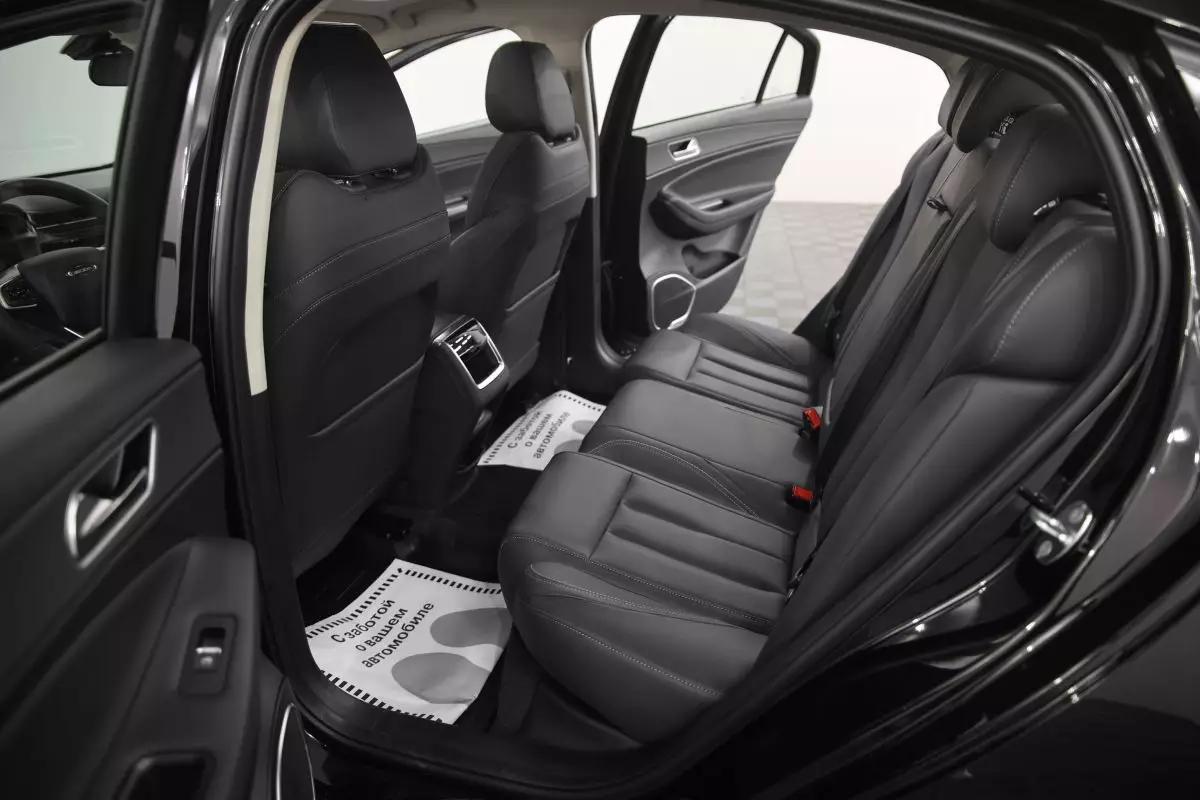 Автосалон: Omoda S5