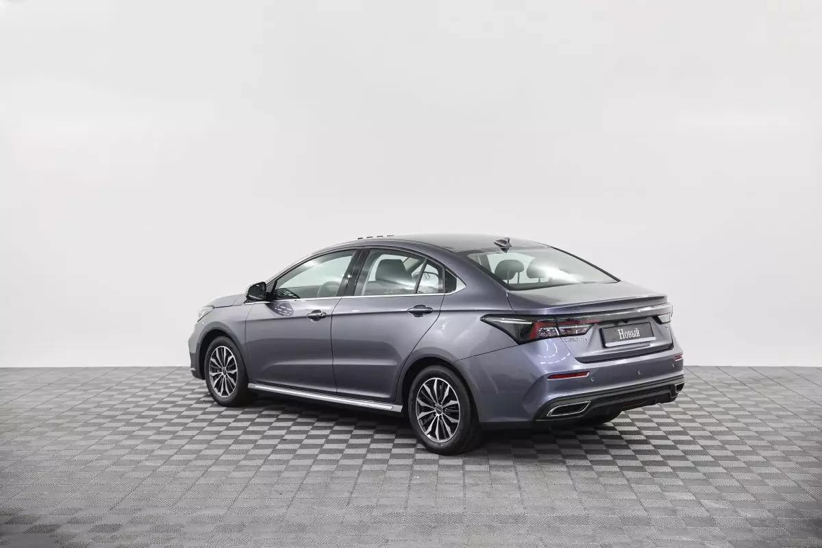 Автосалон: Omoda S5