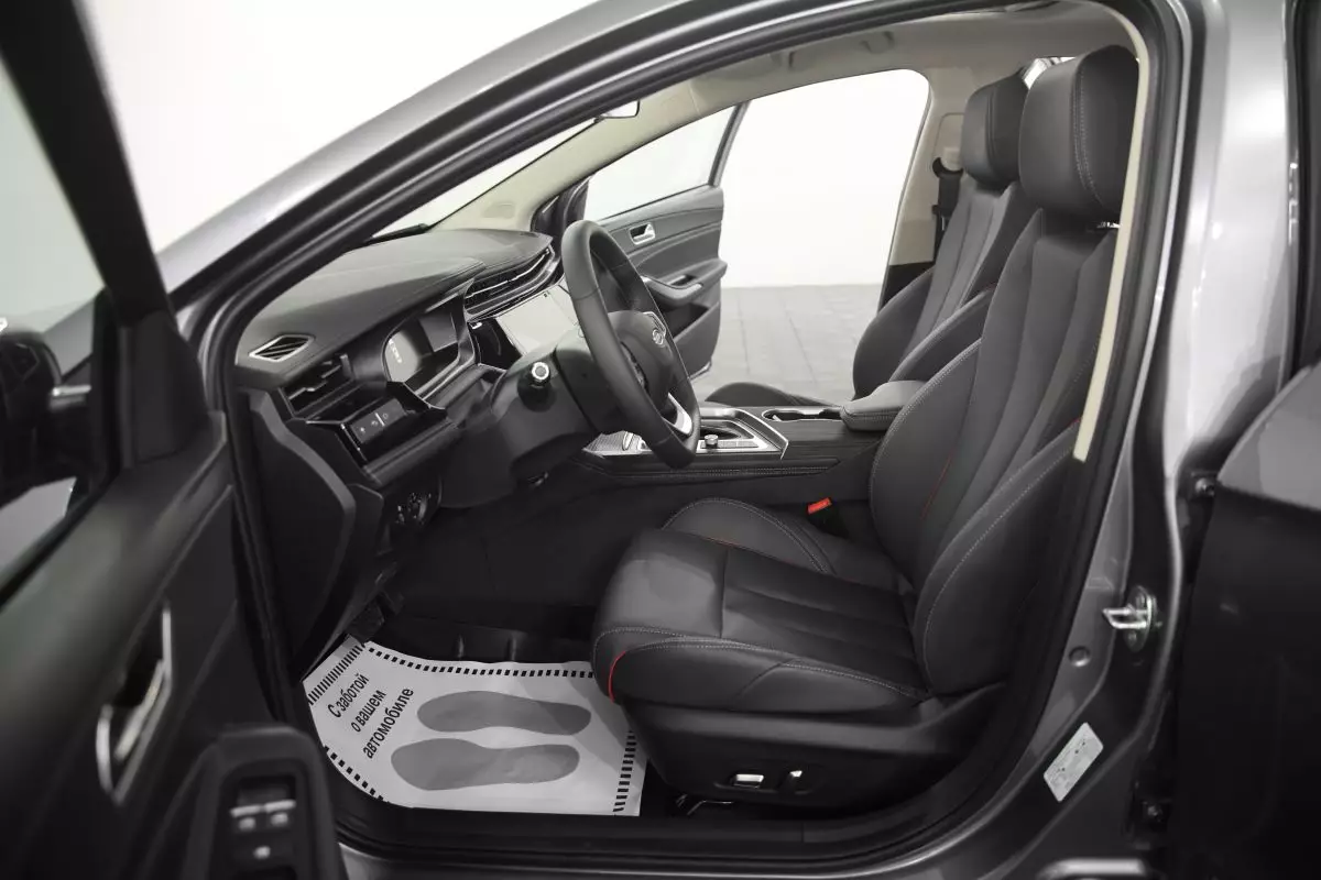 Автосалон: Omoda S5