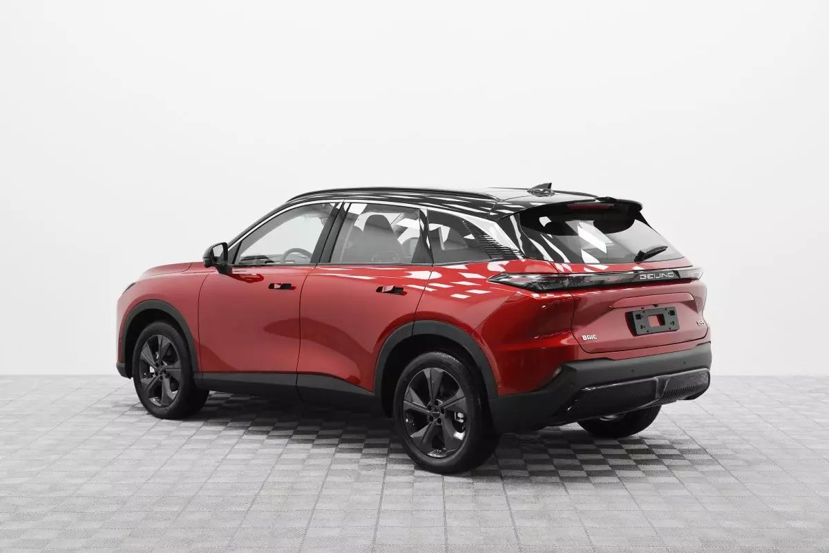 Автосалон: Baic X55