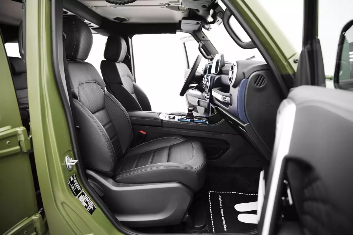 Автосалон: Baic BJ40