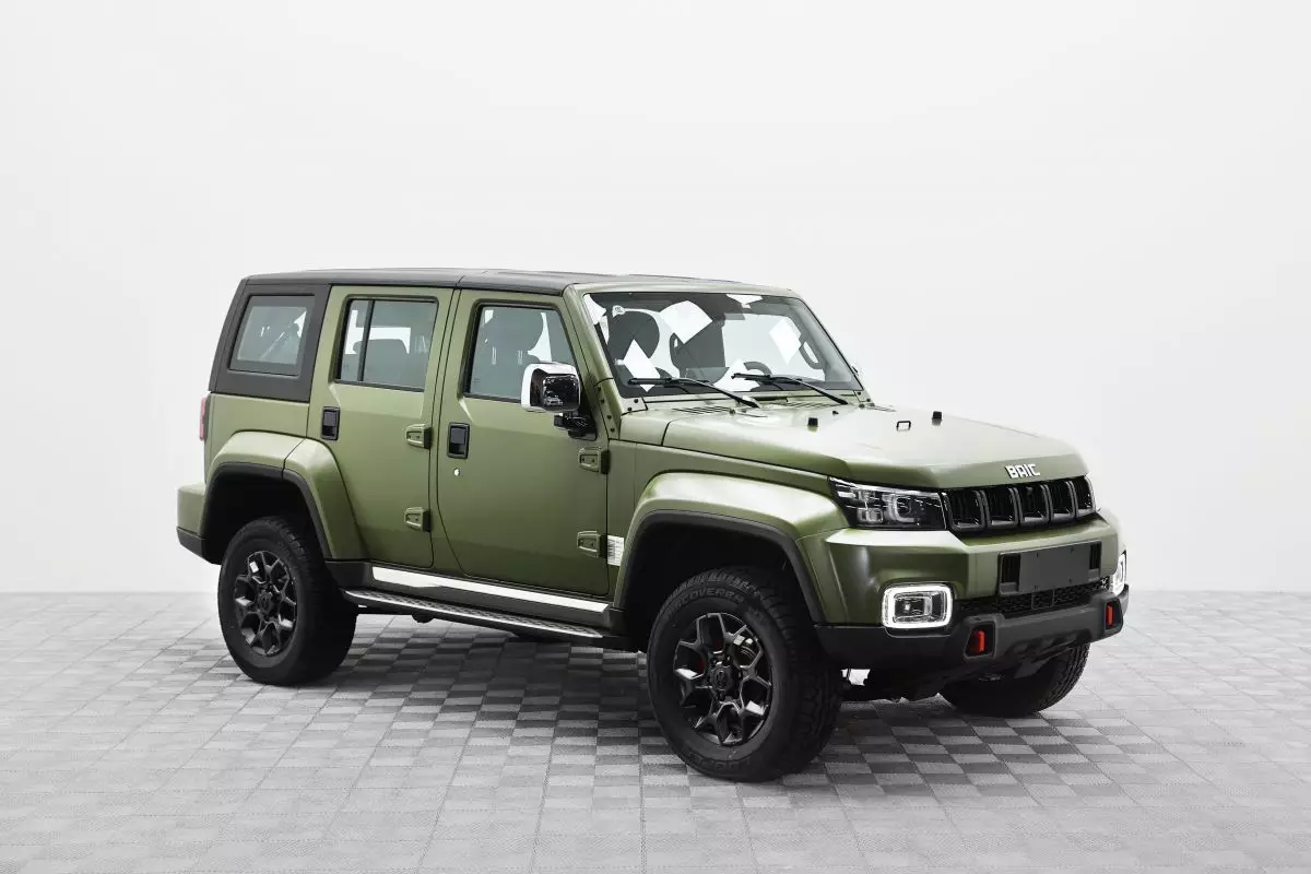 Автосалон: Baic BJ40