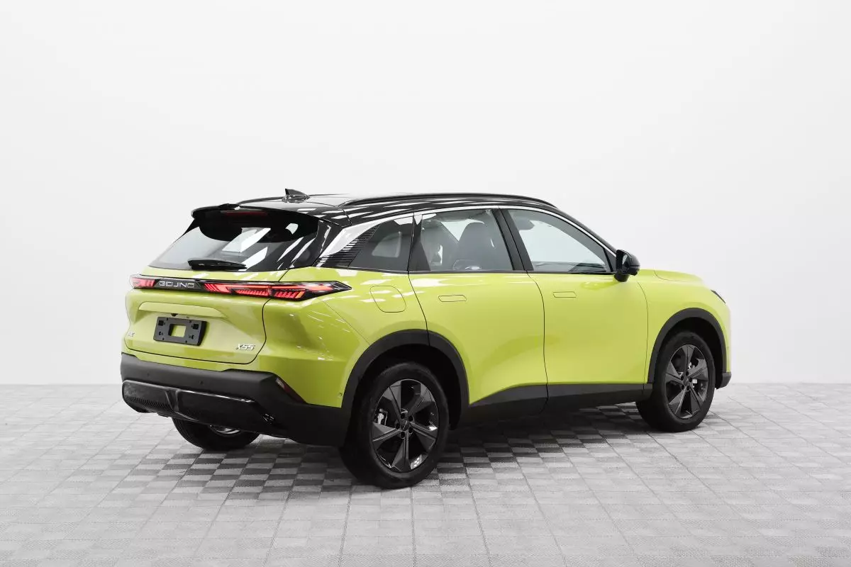 Автосалон: Baic X55