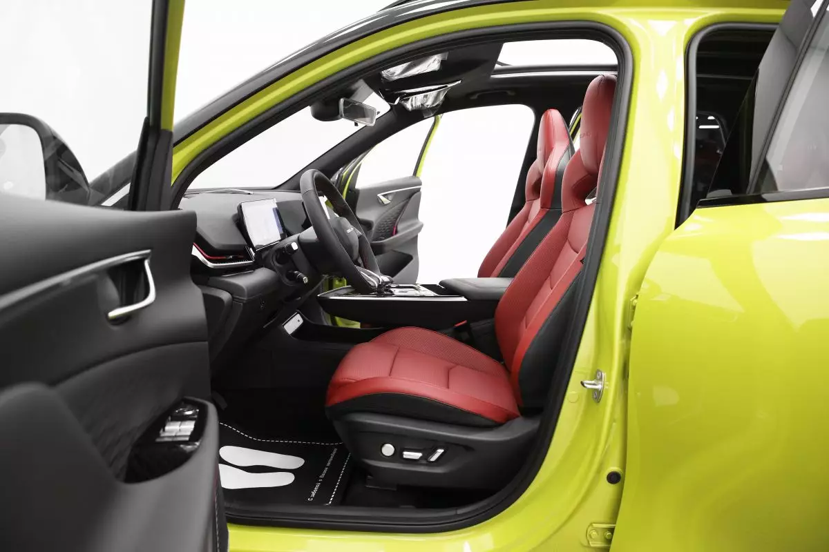 Автосалон: Baic X55