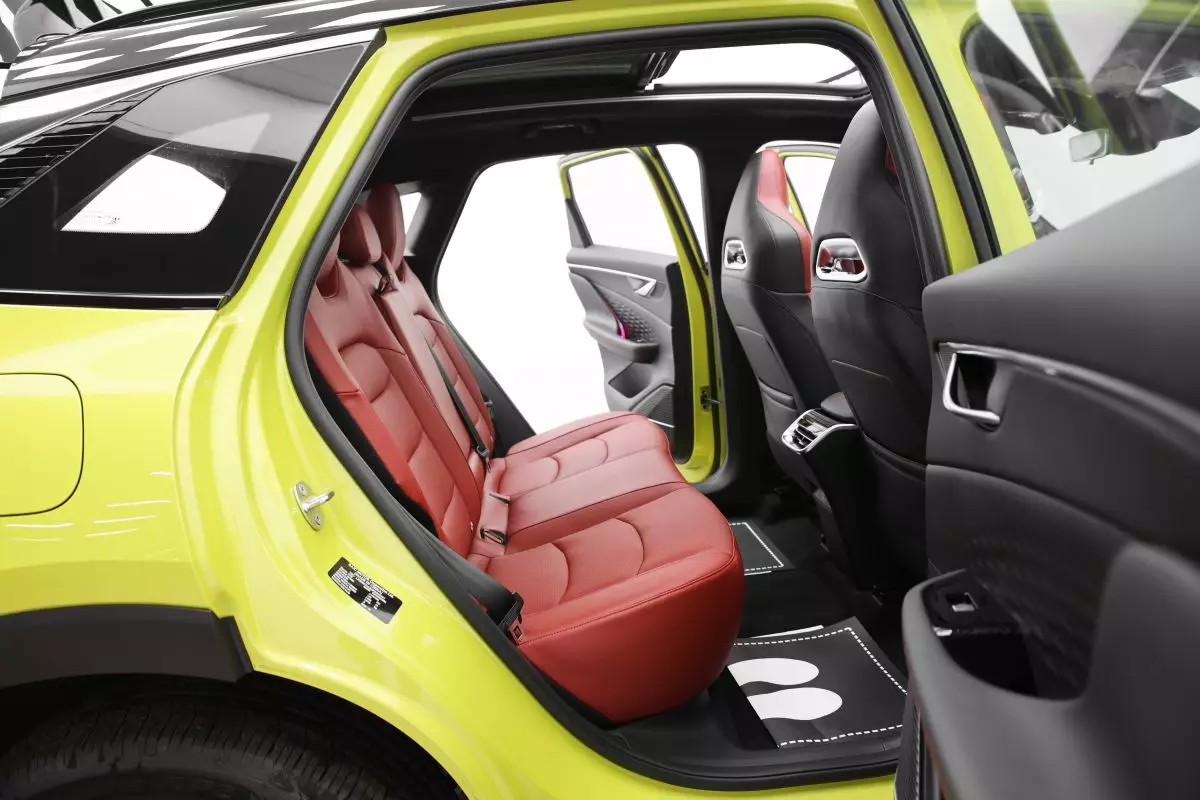 Автосалон: Baic X55