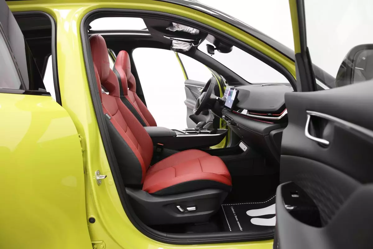 Автосалон: Baic X55