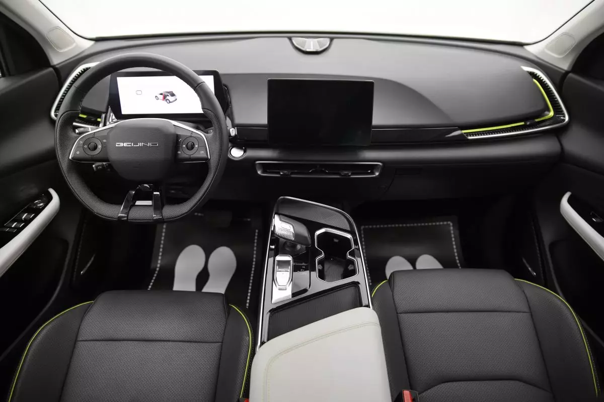 Автосалон: Baic X55