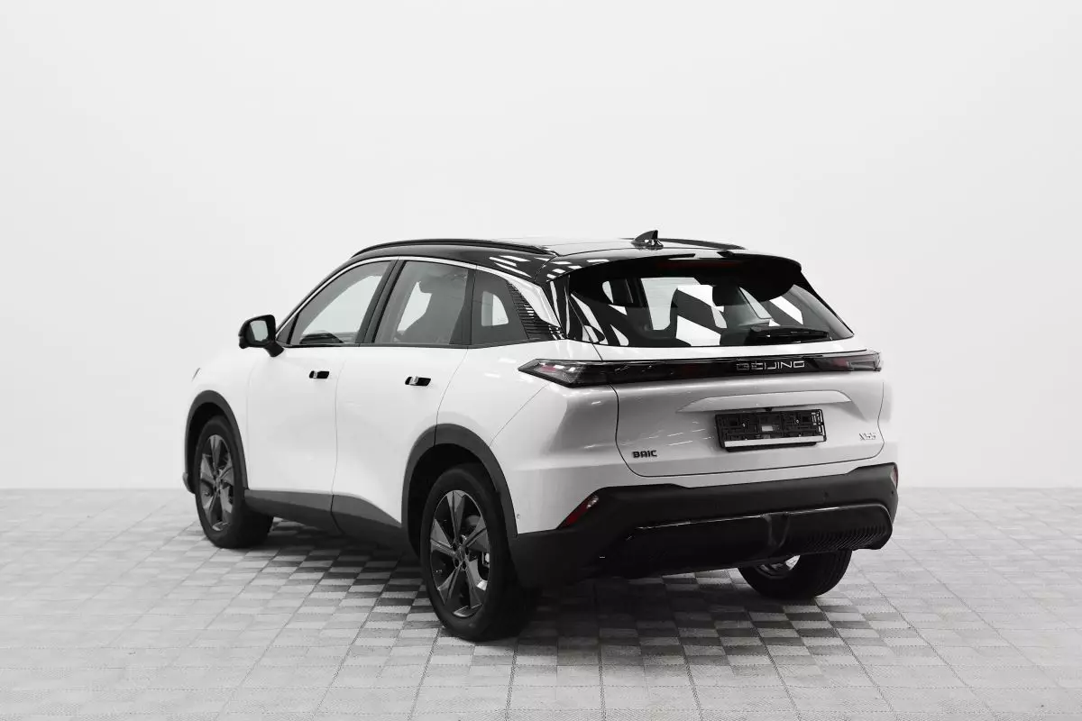 Автосалон: Baic X55