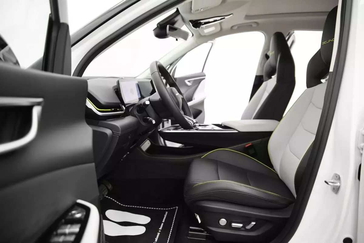 Автосалон: Baic X55