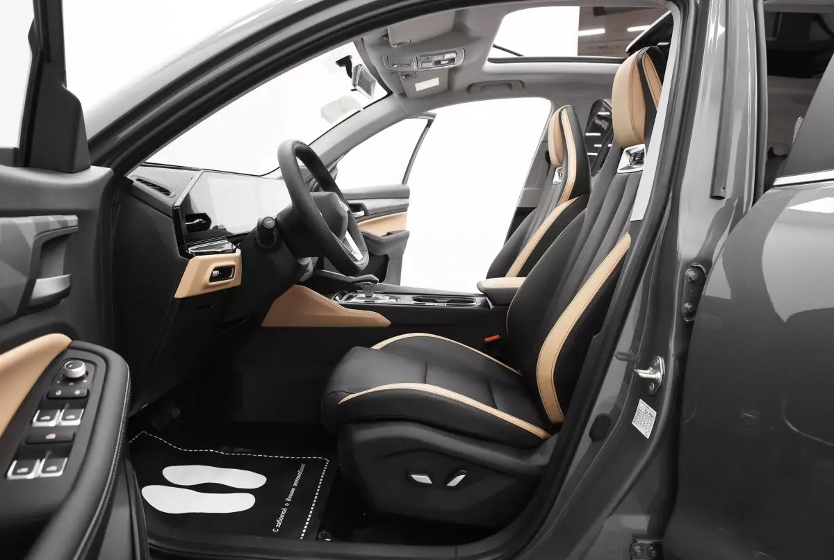 Автосалон: Livan X6 Pro