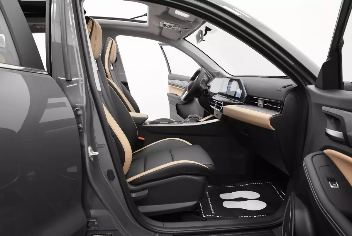 Автосалон: Livan X6 Pro